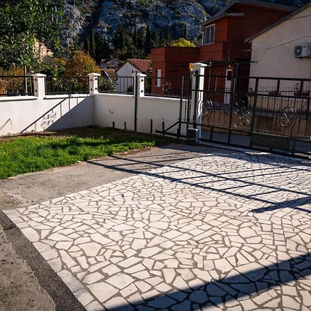 Bugi Apartment Kotor Luaran gambar