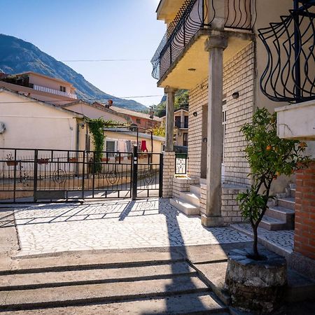Bugi Apartment Kotor Luaran gambar