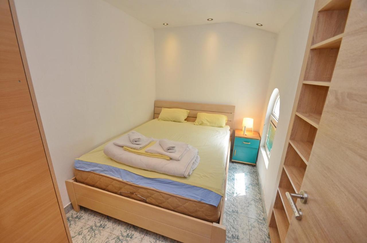 Bugi Apartment Kotor Luaran gambar