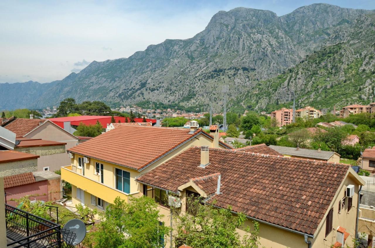 Bugi Apartment Kotor Luaran gambar