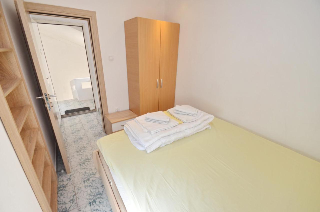 Bugi Apartment Kotor Luaran gambar