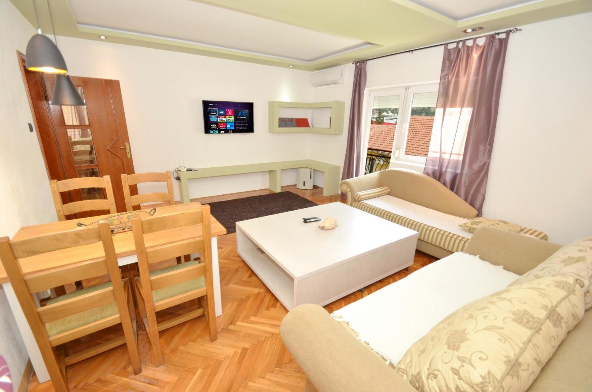 Bugi Apartment Kotor Luaran gambar