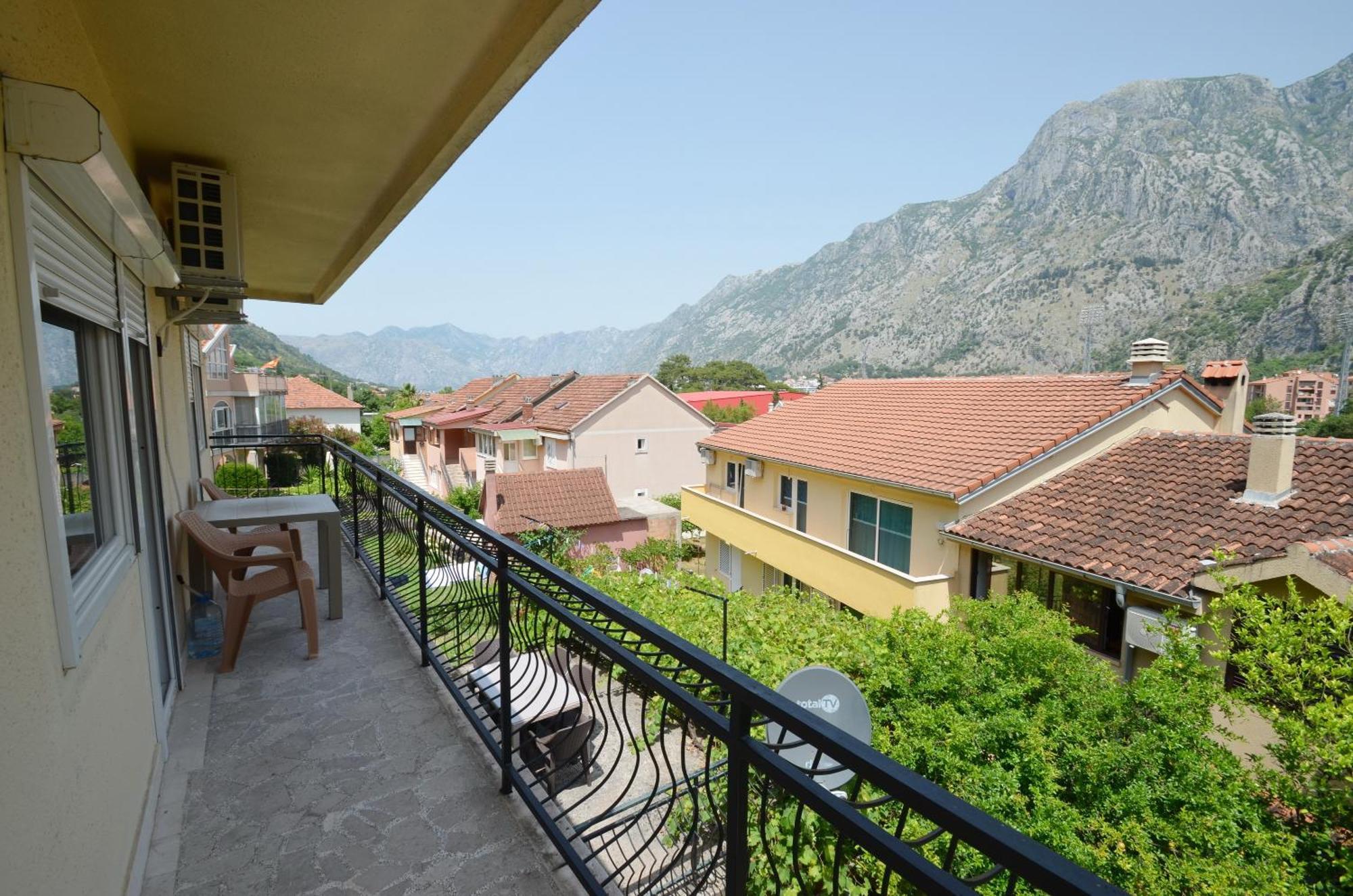Bugi Apartment Kotor Luaran gambar