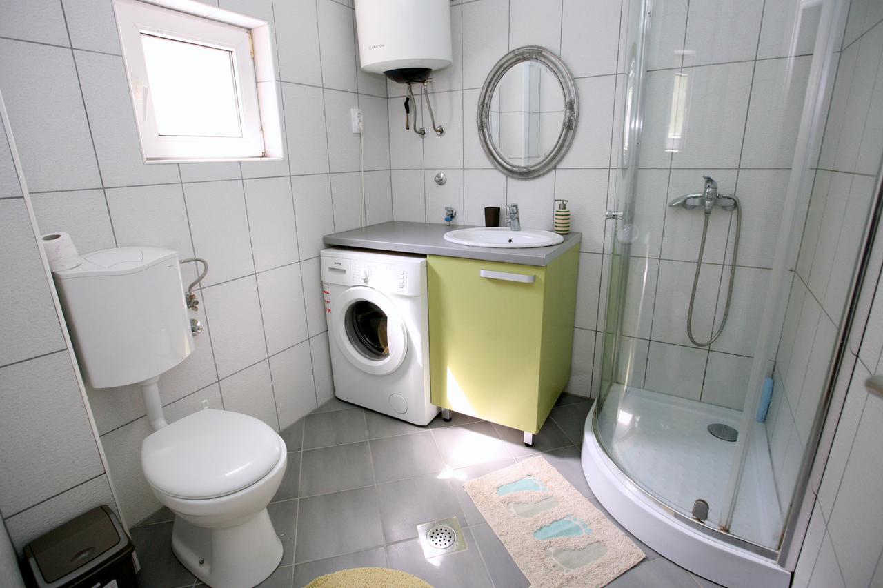 Bugi Apartment Kotor Luaran gambar