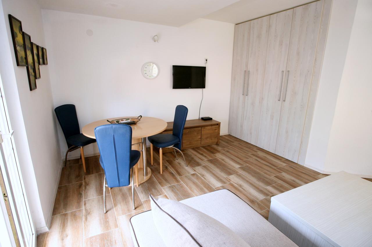 Bugi Apartment Kotor Luaran gambar