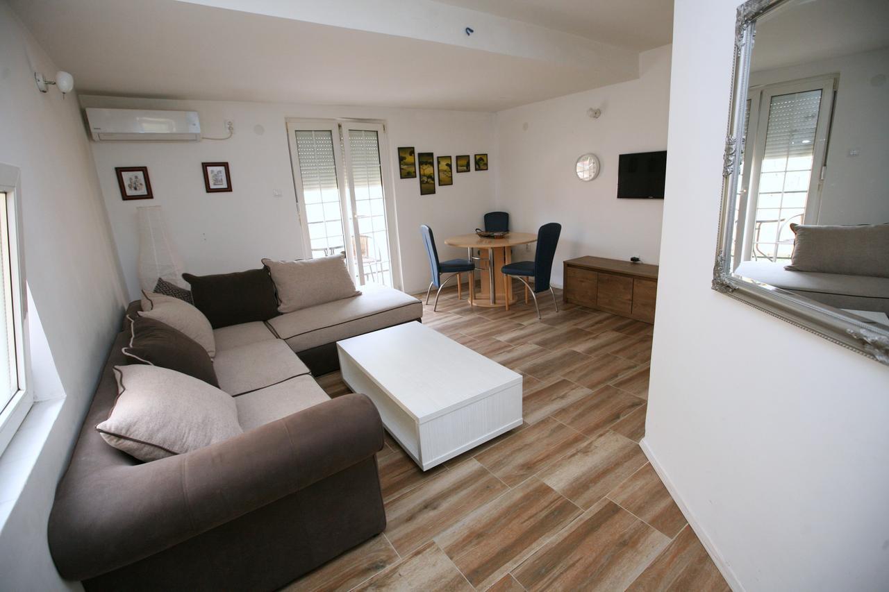 Bugi Apartment Kotor Luaran gambar