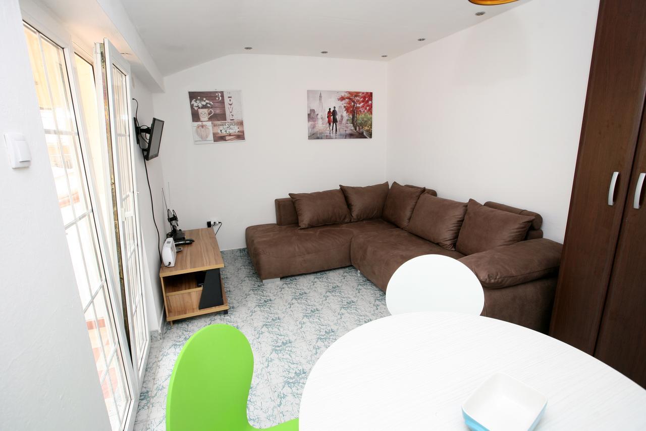 Bugi Apartment Kotor Luaran gambar