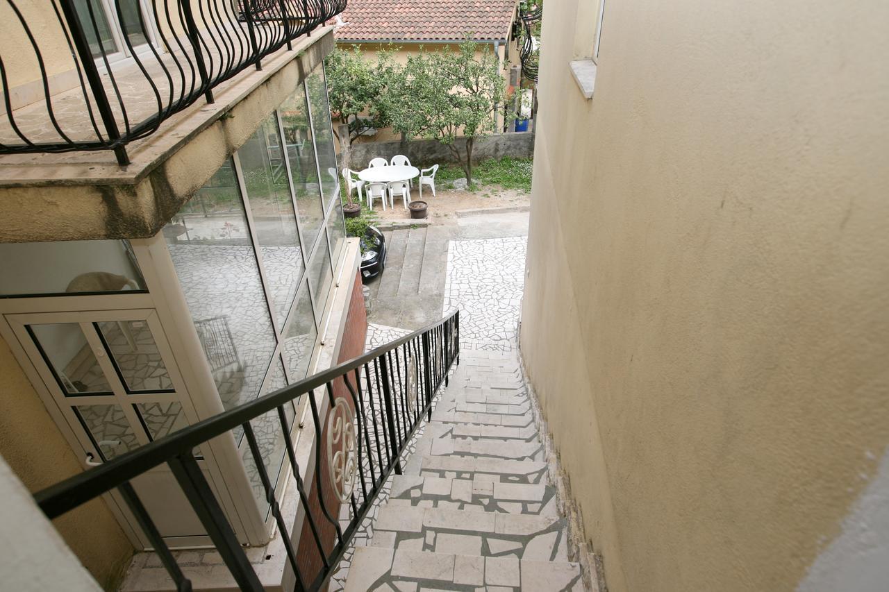 Bugi Apartment Kotor Luaran gambar