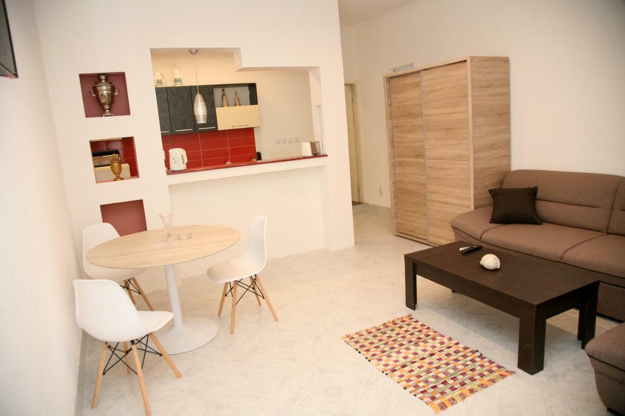 Bugi Apartment Kotor Luaran gambar