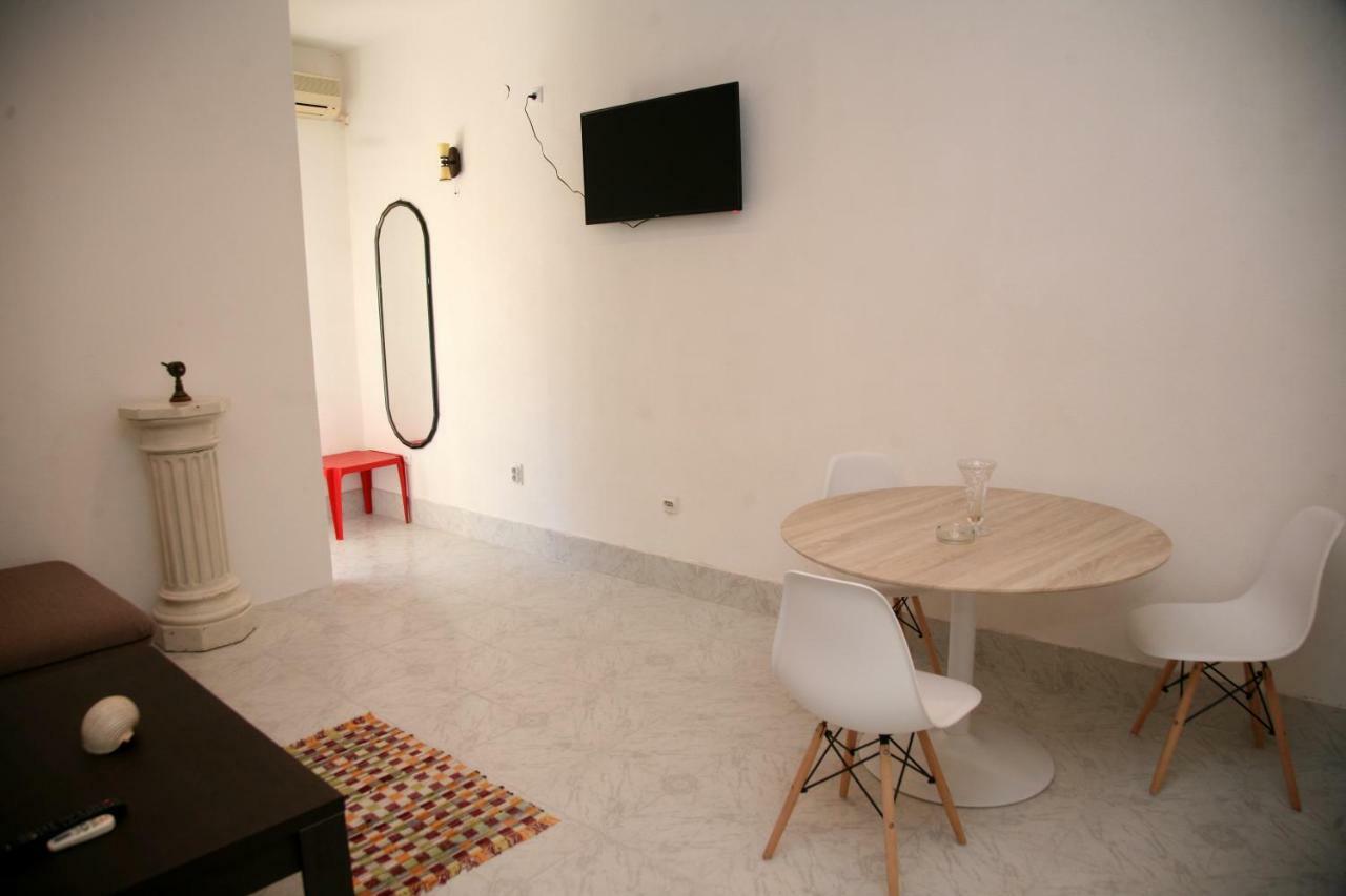 Bugi Apartment Kotor Luaran gambar